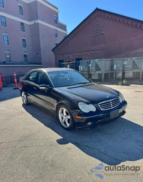 2006 Mercedes-Benz C 230 from USA, damaged, VIN WDBRF52H16F763400